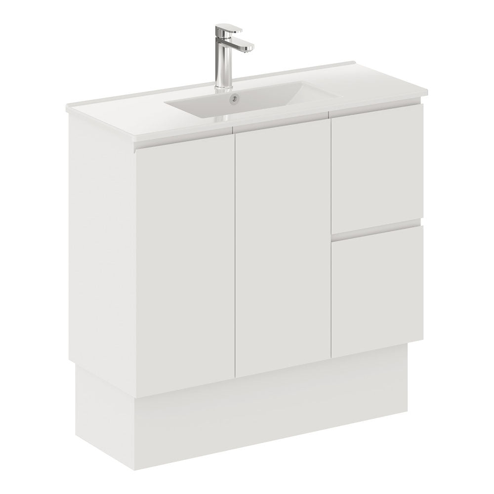 Siska Slim 1200 Vanity on Kickboard