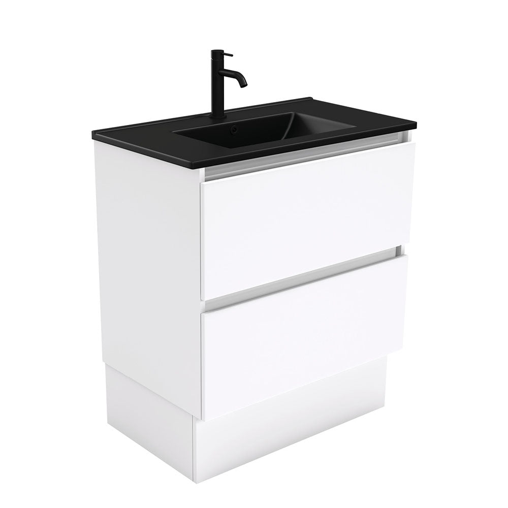 Dolce Quest Vanity
